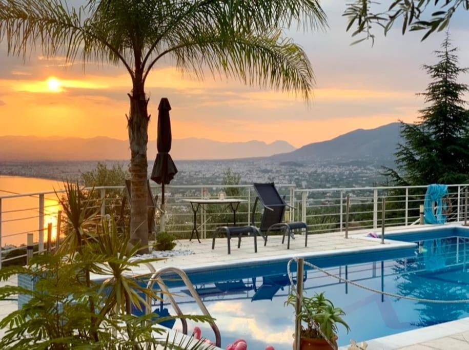 Marine'S Lux Villa:Golden Sunset Каламата Экстерьер фото