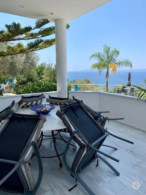 Marine'S Lux Villa:Golden Sunset Каламата Экстерьер фото