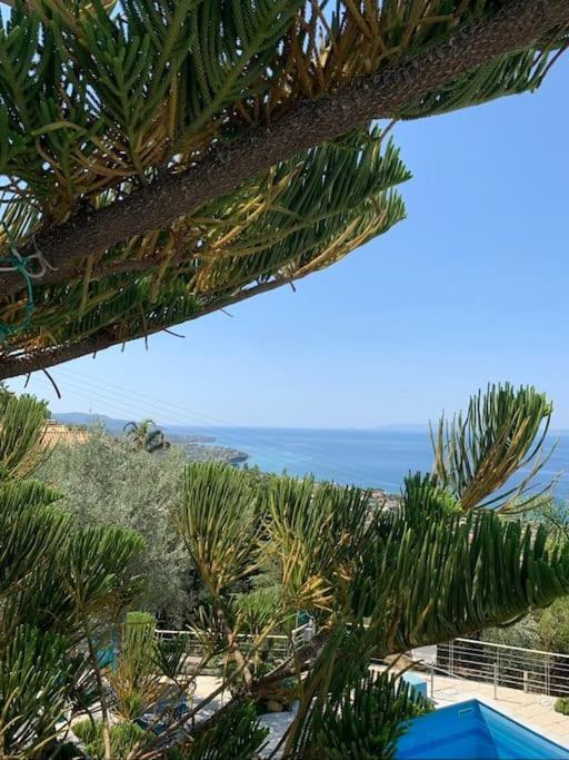 Marine'S Lux Villa:Golden Sunset Каламата Экстерьер фото